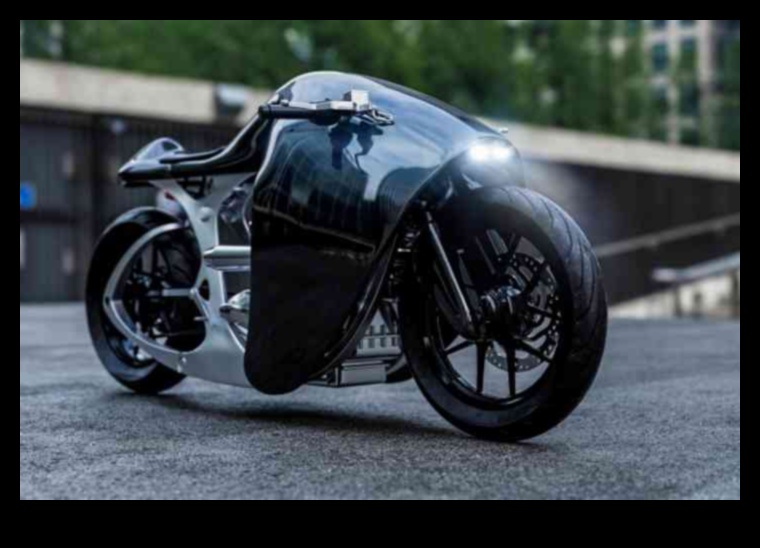 روائع الدراجات النارية: الحرفية الرائعة وراء الدراجات المخصصة