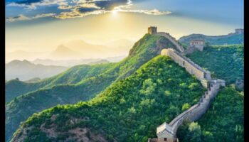 أعاجيب المناظر الطبيعية: اكتشاف عروض الطبيعة المذهلة