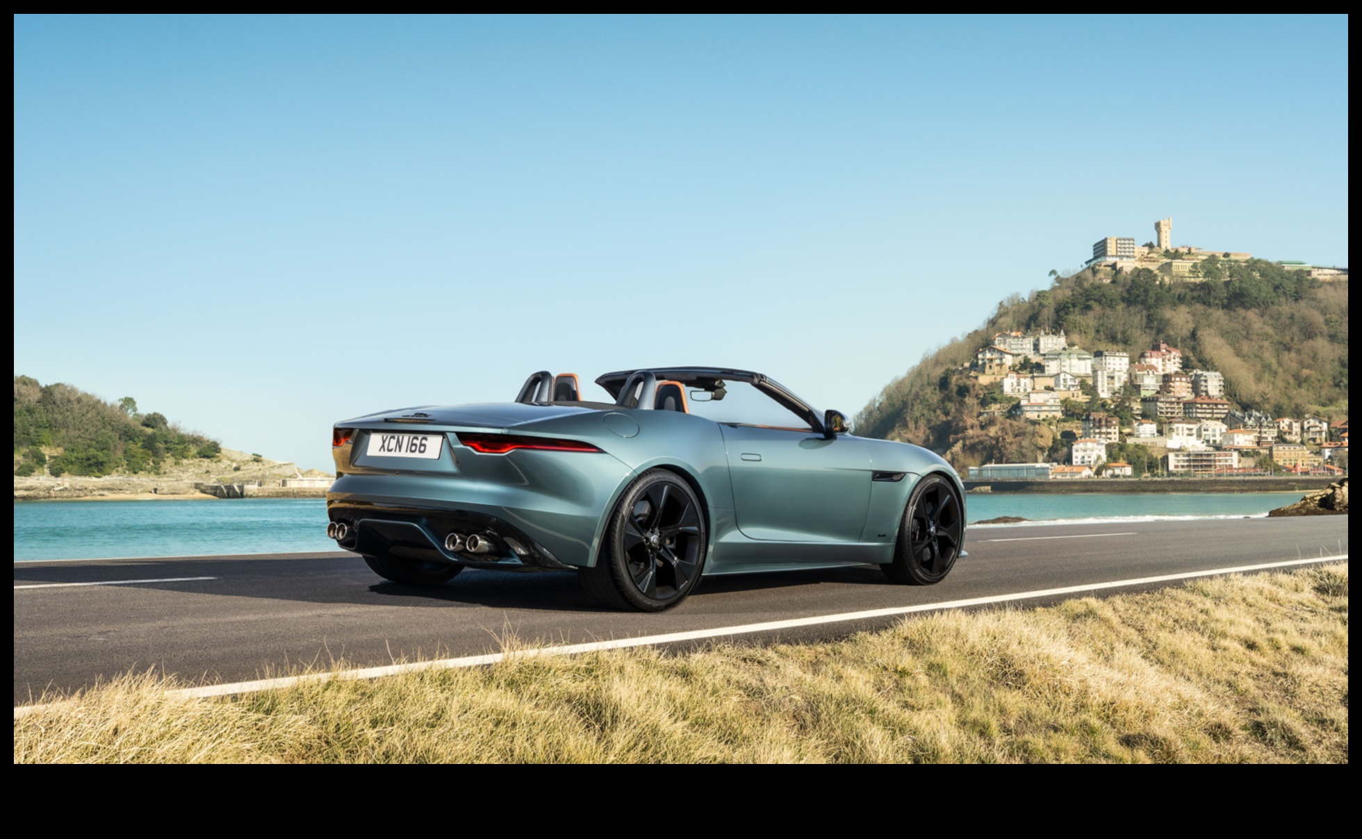 أحلام القيادة: السيارات الفاخرة والسعي إلى الكمال في مجال السيارات