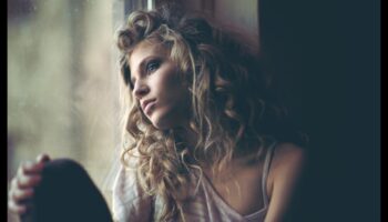 نيرفانا الضوء الطبيعي: التقنيات الأساسية للإضاءة المثالية