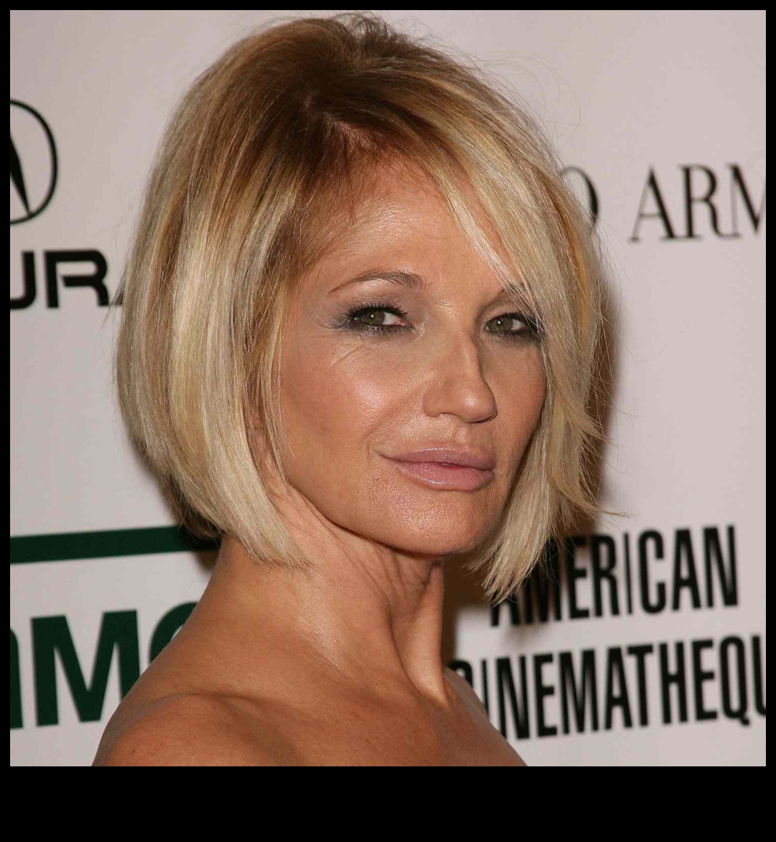 أنيقة بدون مجهود: تسريحات الشعر الأشقر اليومية لإضفاء لمسة كاجوال