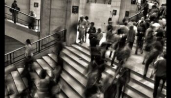 أثناء التنقل: نمط الحياة سريع الخطى لمستخدمي وسائل النقل العام