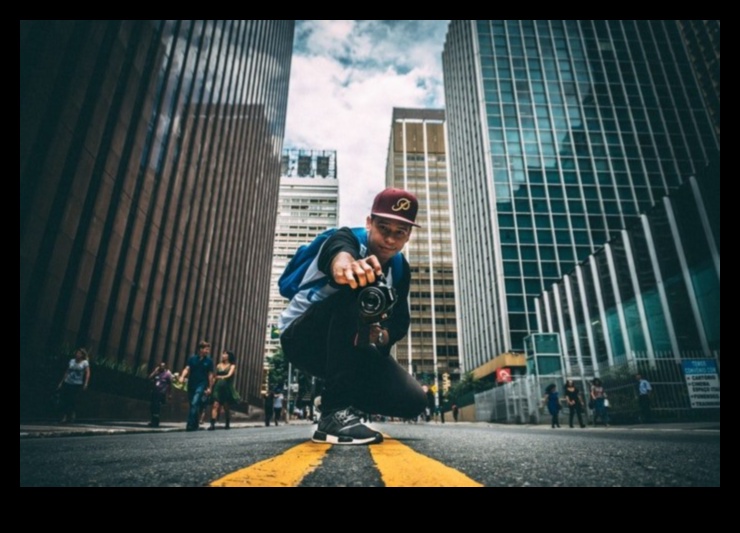 مناظر المدينة السينمائية: التنقل في الدراما الحضرية من خلال أنماط تصوير الشوارع