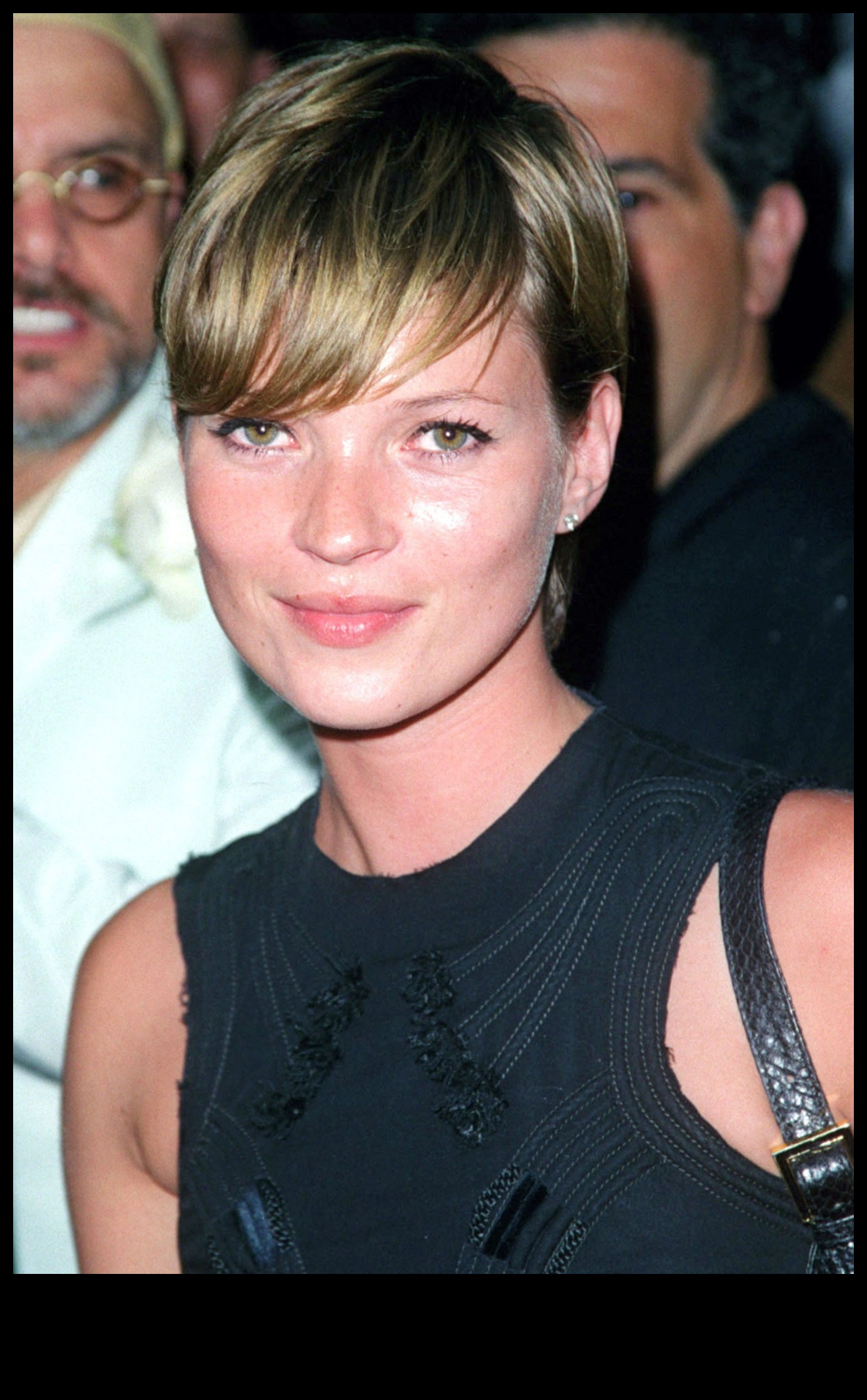 شخصية الجني: نظرة حديثة على المظهر الكلاسيكي 3 تابعت شخصية الجني: صياغة هويتك بالشعر القصير