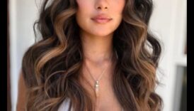 مشاعر سمراء ذهبية: تسريحات الشعر المشعة لإلهام مظهرك